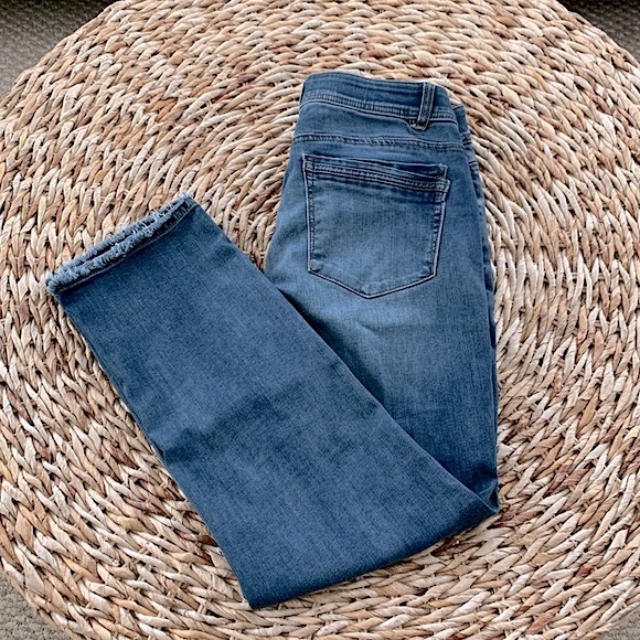 Democracy Frayed Hem Distressed Crop Jean - Picture 4 of 13